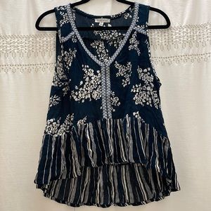 Sleeveless navy/white multicolored blouse